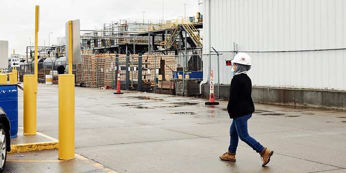 251219-tyson-food-plant-zz